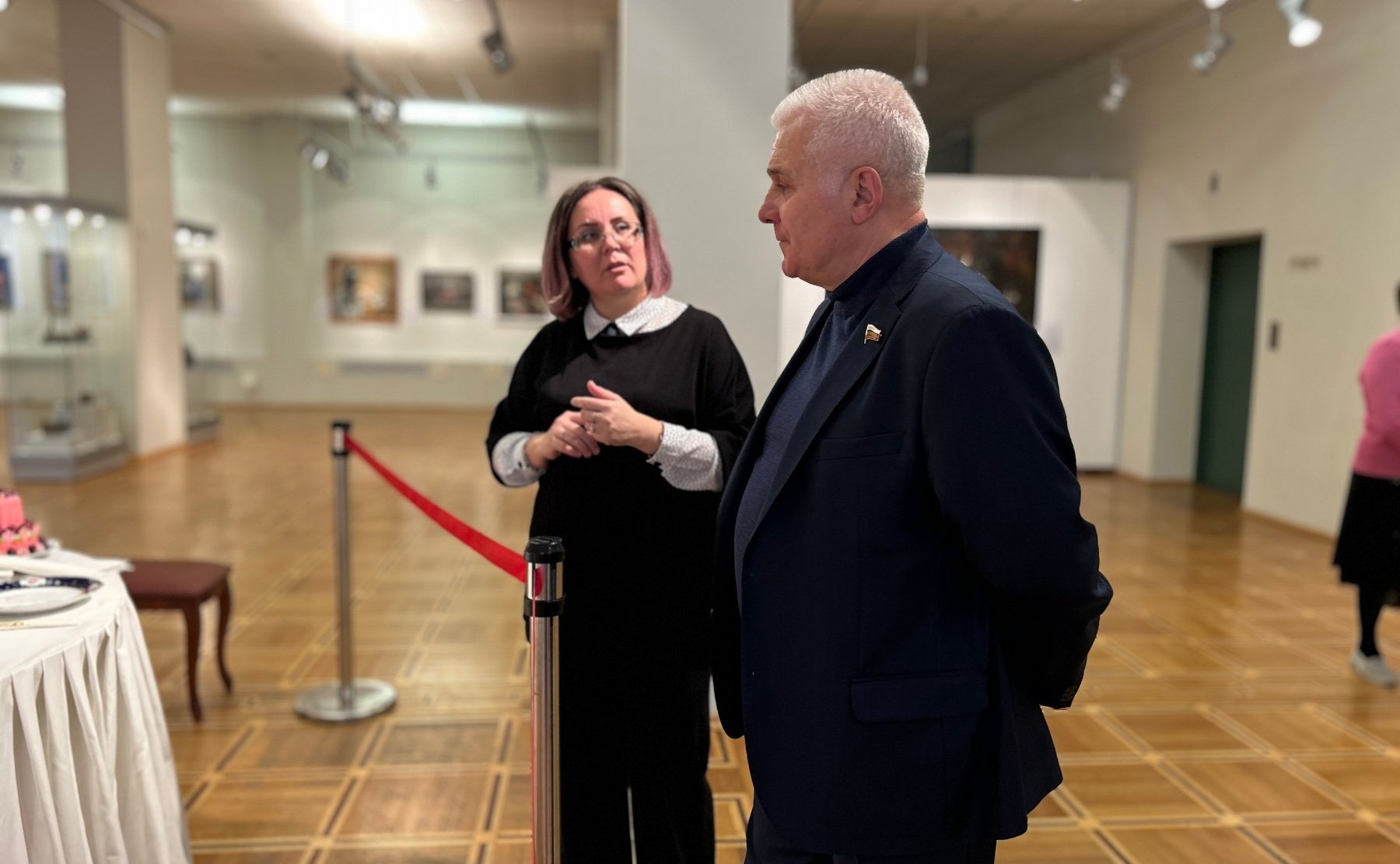 Сергей Мартынов посетил выставку о русском гостеприимстве в Йошкар-Оле