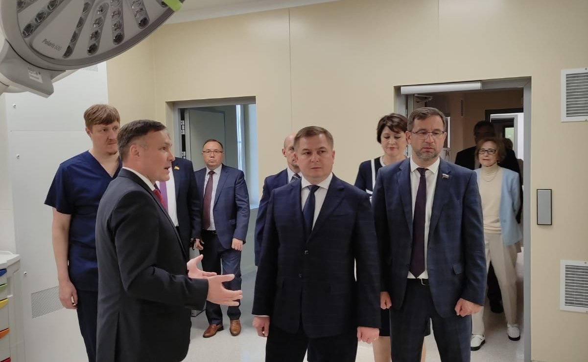 Николай Владимиров посетил новый реабилитационный корпус Федерального центра травматологии в Чебоксарах
