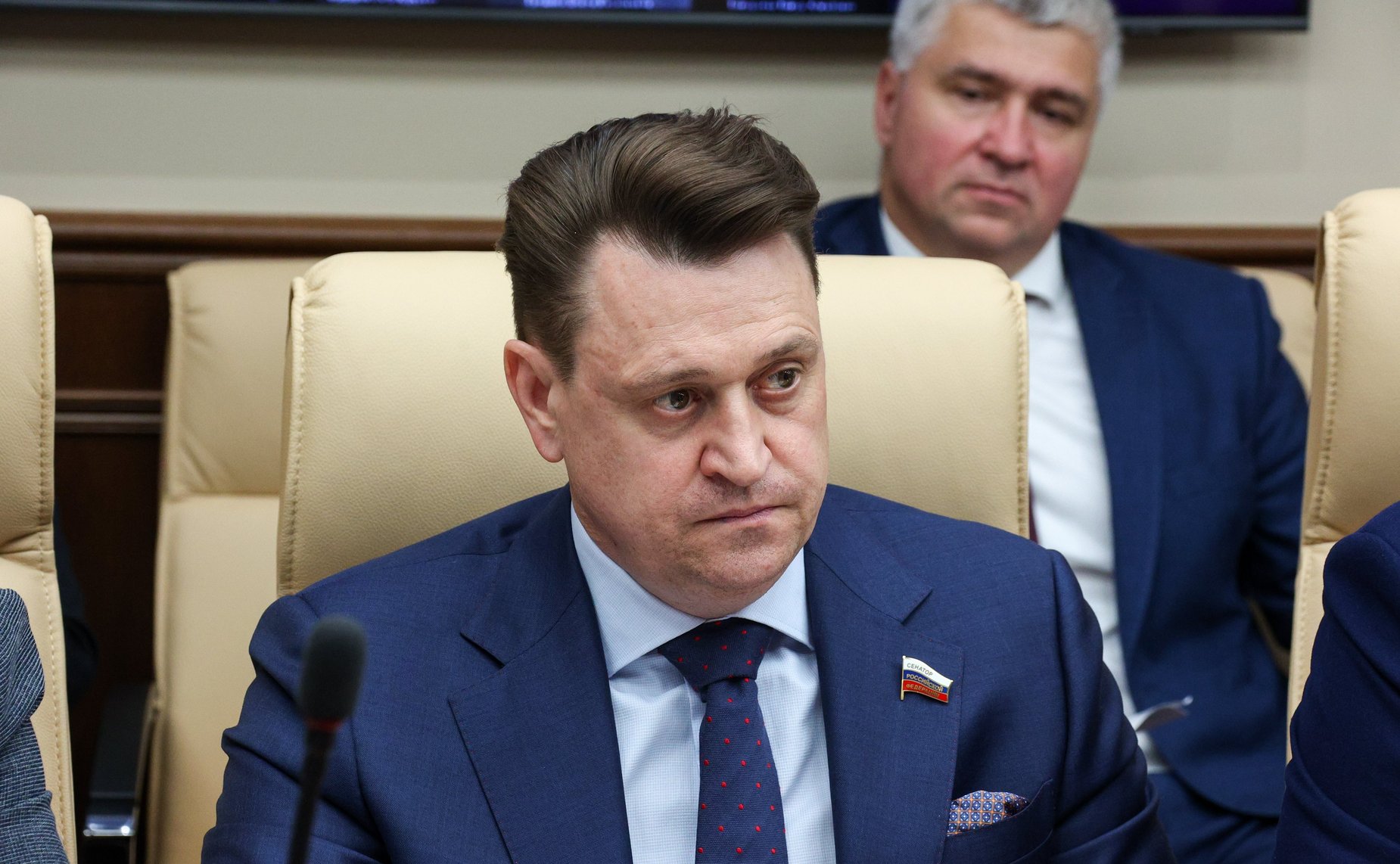 Олег Голов