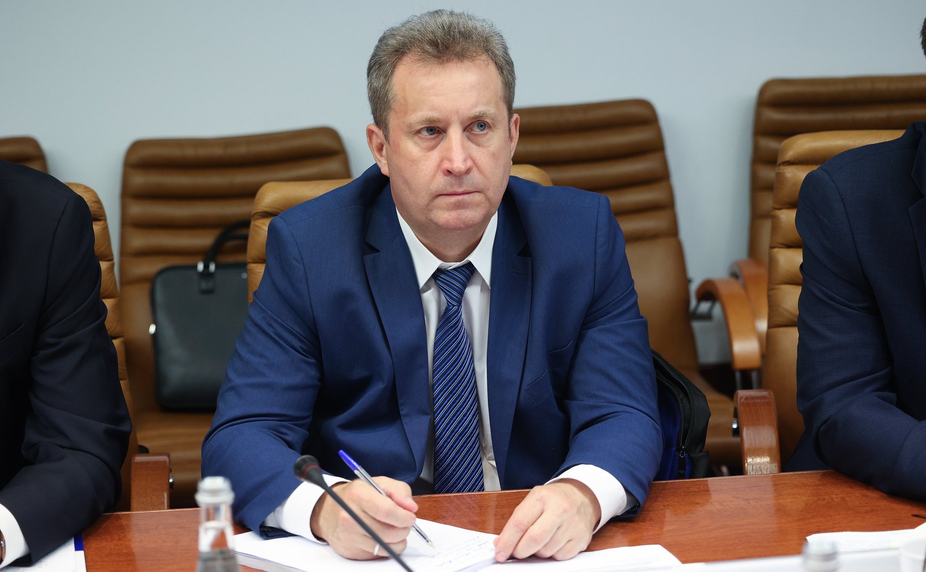 Заседание секции «Цифровая трансформация транспорта» на тему «Обсуждение концепций логистического проекта-международного транспорта БАС-Хаба с применением беспилотных летательных аппаратов между Россией и Китаем»