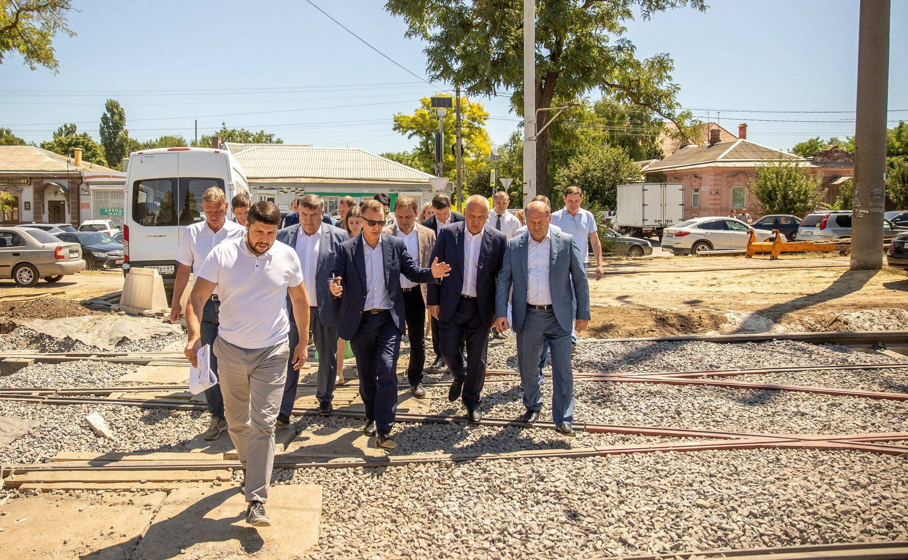 Андрей Яцкин в рамках рабочей поездки в регион осмотрел ход строительства депо и трамвайных путей в Таганроге