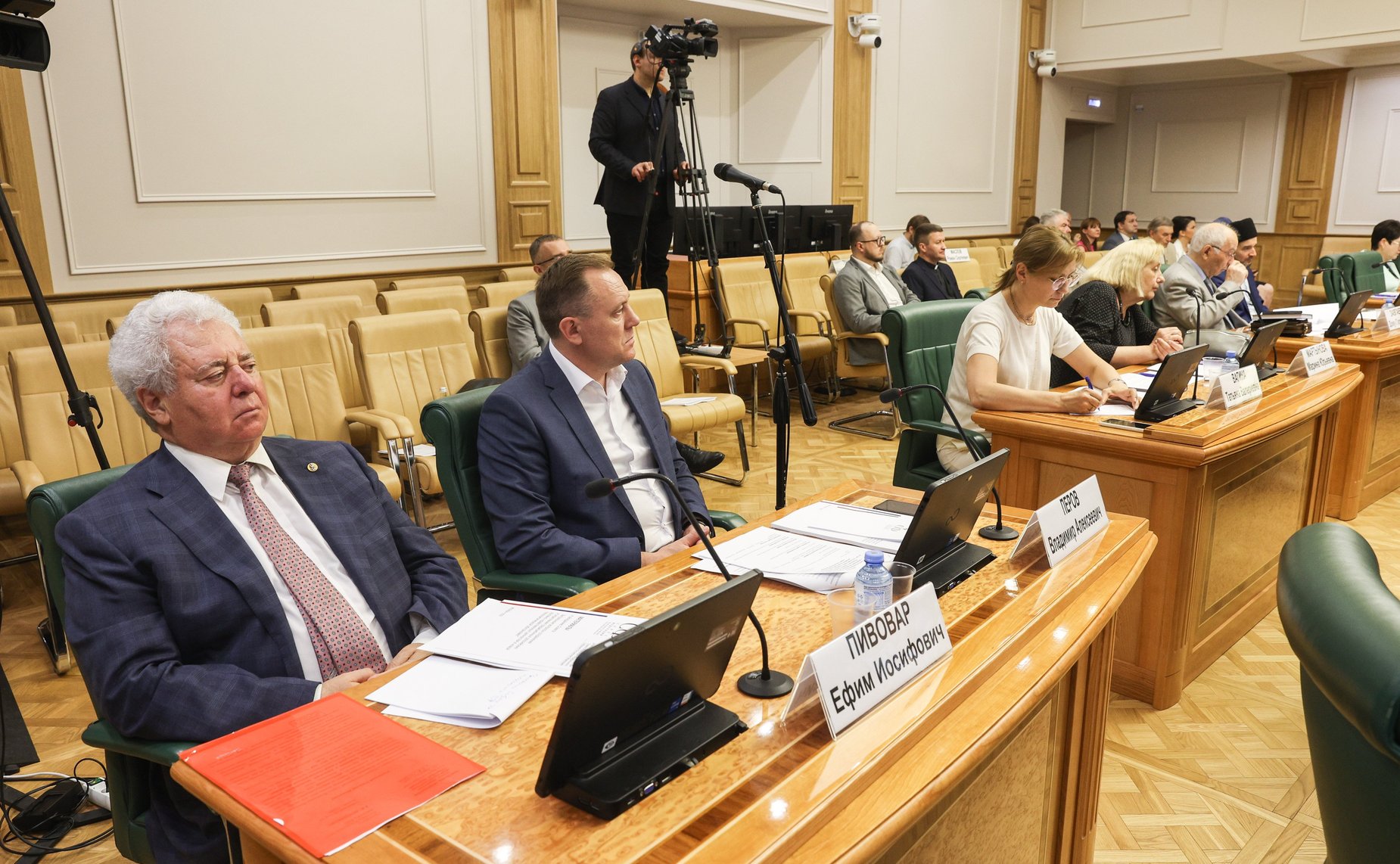 Заседание Совета по межнациональным отношениям и взаимодействию с религиозными объединениями на тему «Актуальные вопросы сохранения и укрепления традиционных российских духовно-нравственных ценностей в новой геополитической обстановке»