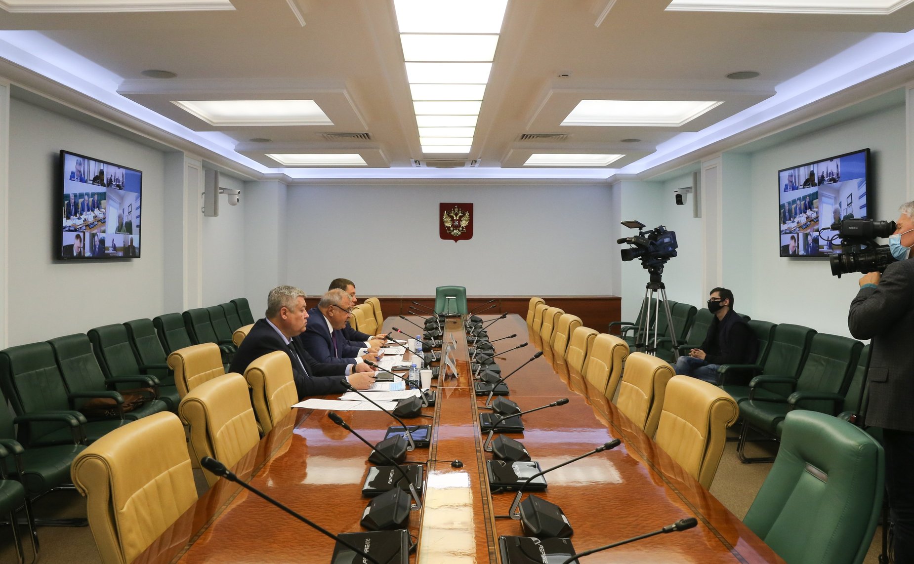 «Круглый стол» на тему «Мониторинг законодательного регулирования отношений собственников земельных участков, находящихся в зоне минимальных расстояний до объектов систем газоснабжения и объектов нефтегазового комплекса»