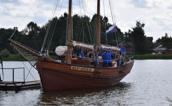 Юрий Воробьев встретился с воспитанниками Молодежного клуба Русского географического общества «Корабелы Прионежья» — участниками водного этапа экспедиции «Вместе по Русскому Северу»