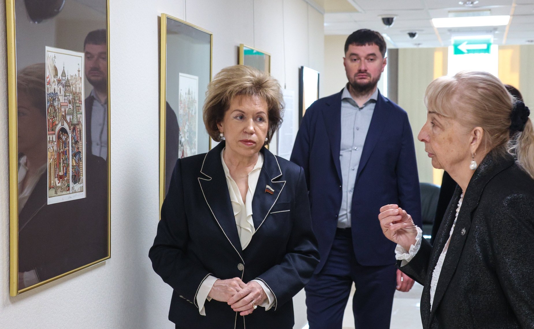 Торжественное открытие выставки Народного художника РФ Людмилы Юга «Нить времен. Подвиг Победы»