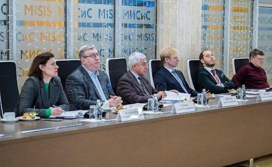 Лилия Гумерова провела выездное совещание в Национальном исследовательском технологическом университете МИСИС