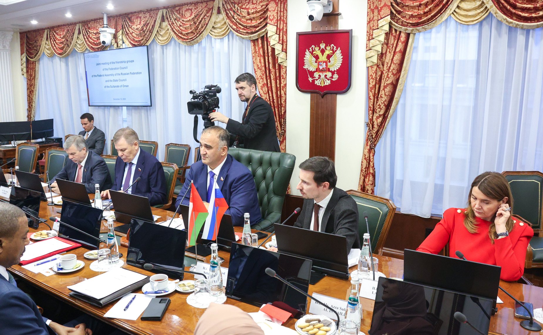 Встреча заместителя Председателя СФ Константина Косачева с руководителем группы по сотрудничеству с Российской Федерации, председателем Комитета по экономике и финансам Государственного совета Султаната Оман Зафером Аль Шанфари