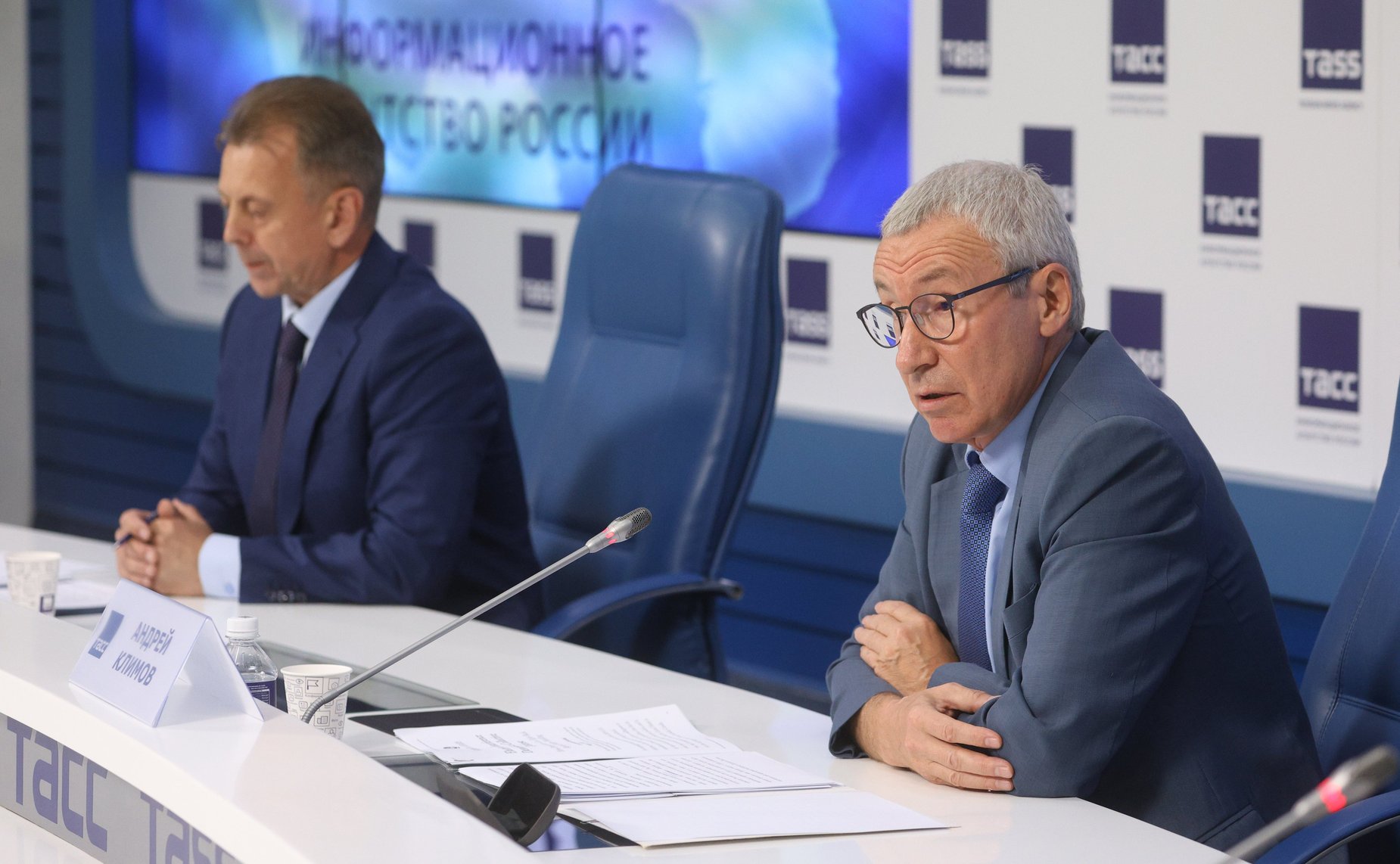 Пресс-конференция председателя Комиссии СФ по защите государственного суверенитета и предотвращению вмешательства во внутренние дела РФ Андрея Климова на тему «Выборы −2023: внешние угрозы российскому избирательному суверенитету»