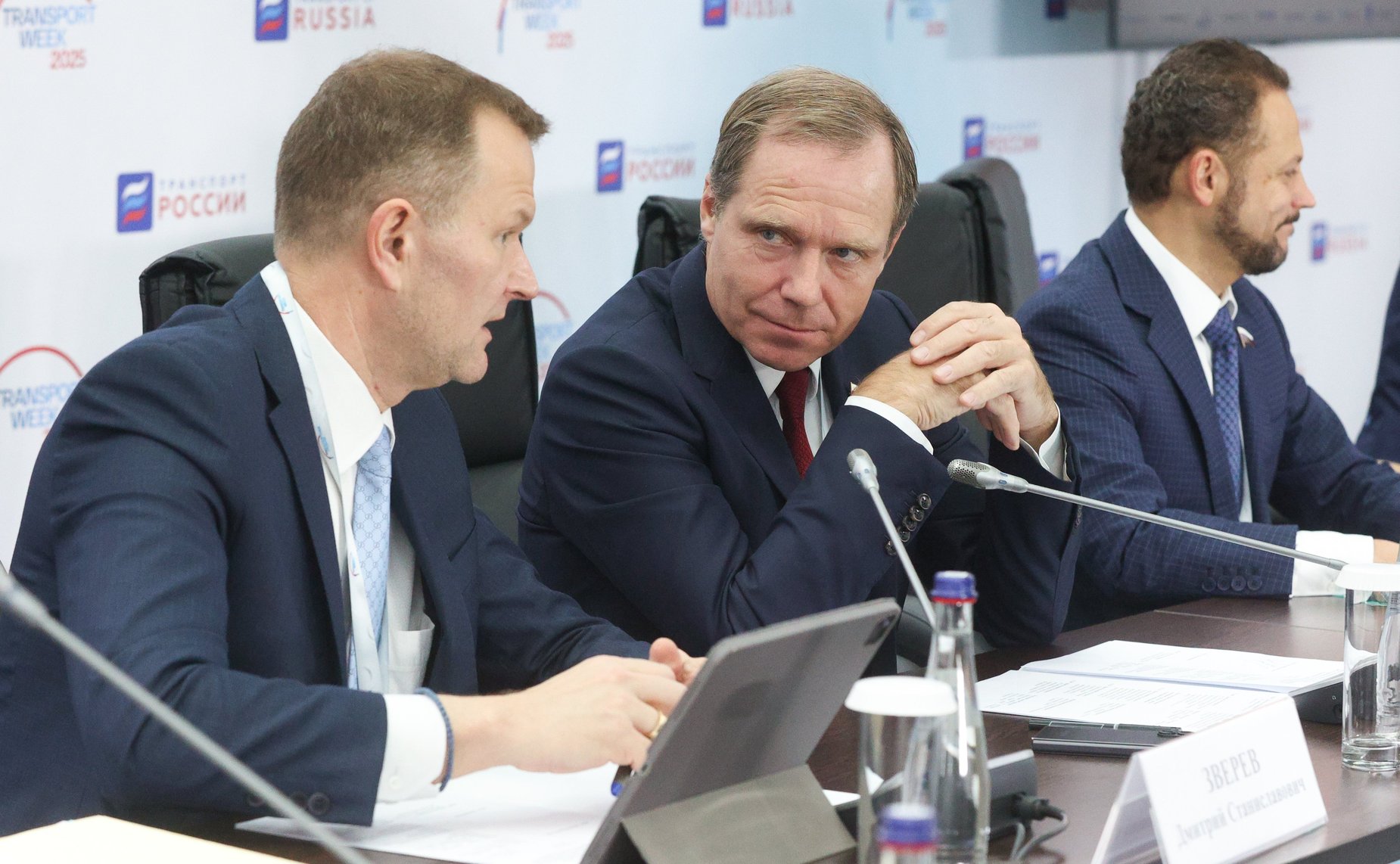 Совместное заседание Комитета Совета Федерации по экономической политике и Комитета Государственной Думы по транспорту в рамках Транспортной недели – 2025 «О совместных подходах к развитию пунктов пропуска через Государственную границу РФ»