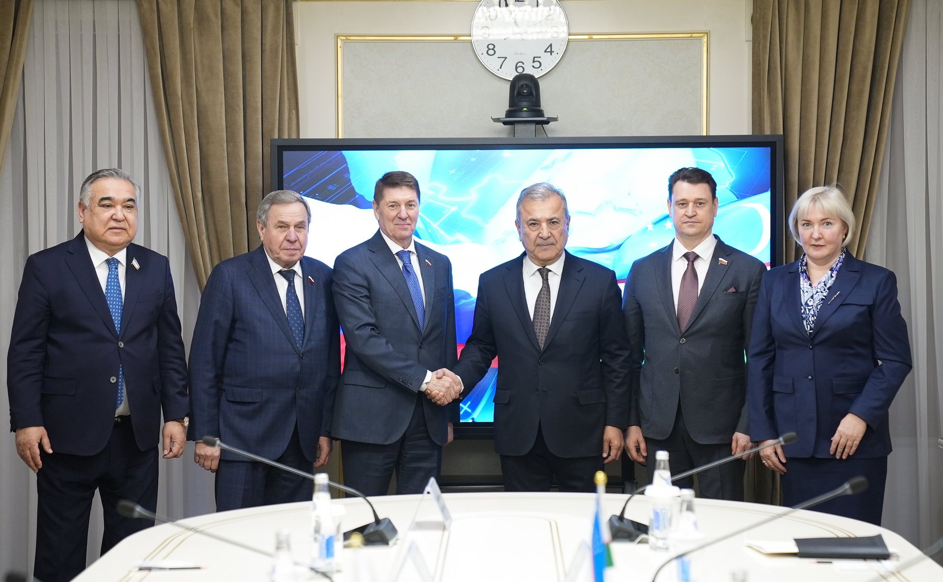 Состоялась беседа Андрея Шевченко с первым заместителем Председателя Сената Олий Мажлиса Республики Узбекистан Садыком Сафаевым