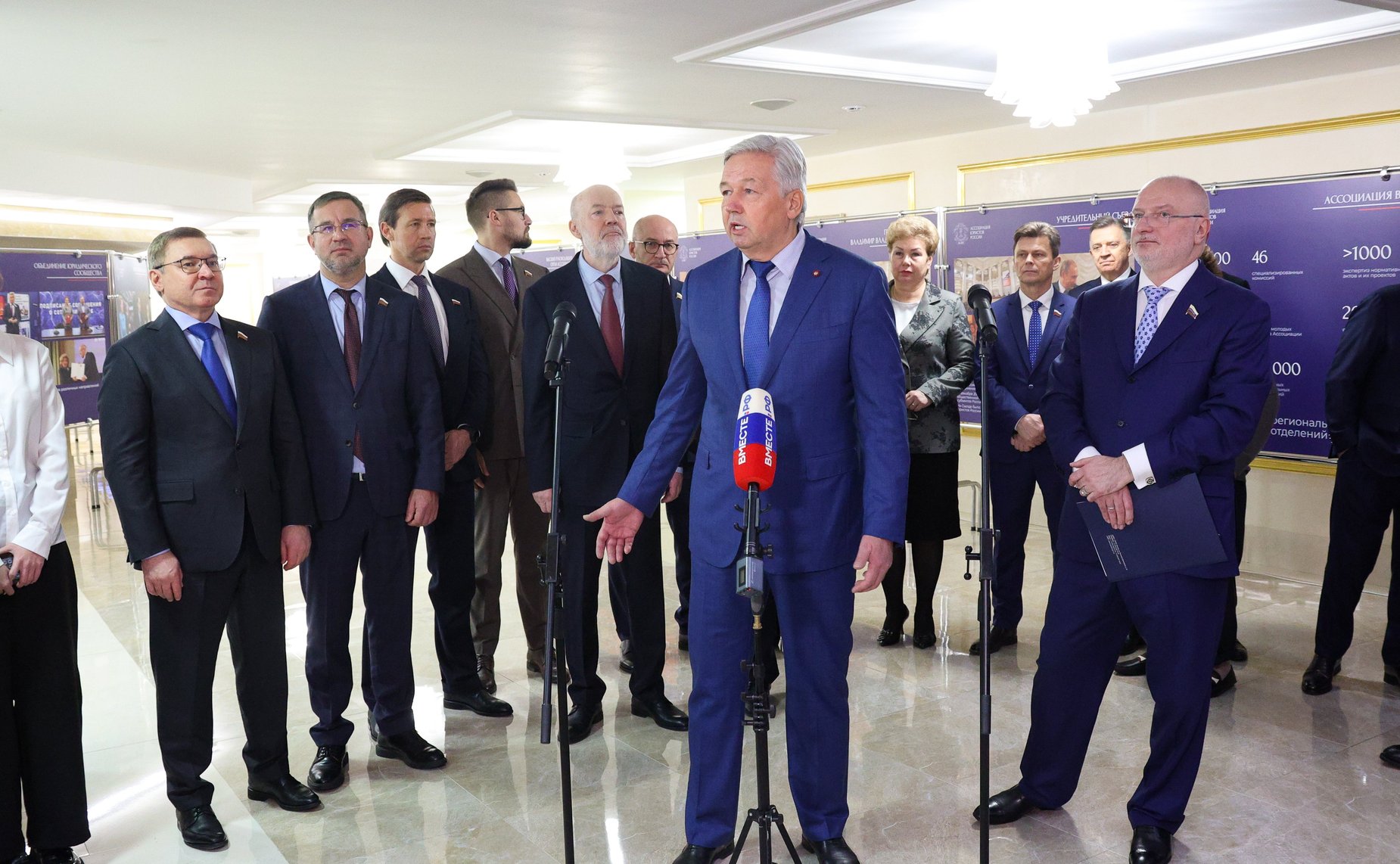 Андрей Клишас открыл выставку, посвященную 20-летию Ассоциации юристов России