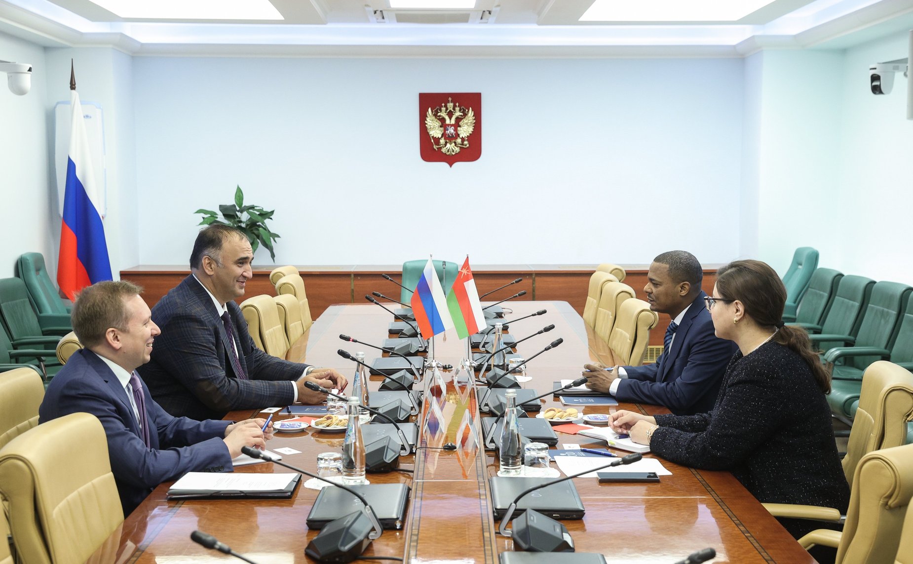 Мохмад Ахмадов провел встречу с Чрезвычайным и Полномочным Послом Омана в Российской Федерации Хамудом Салимом Абдуллой Аль Тувайхом