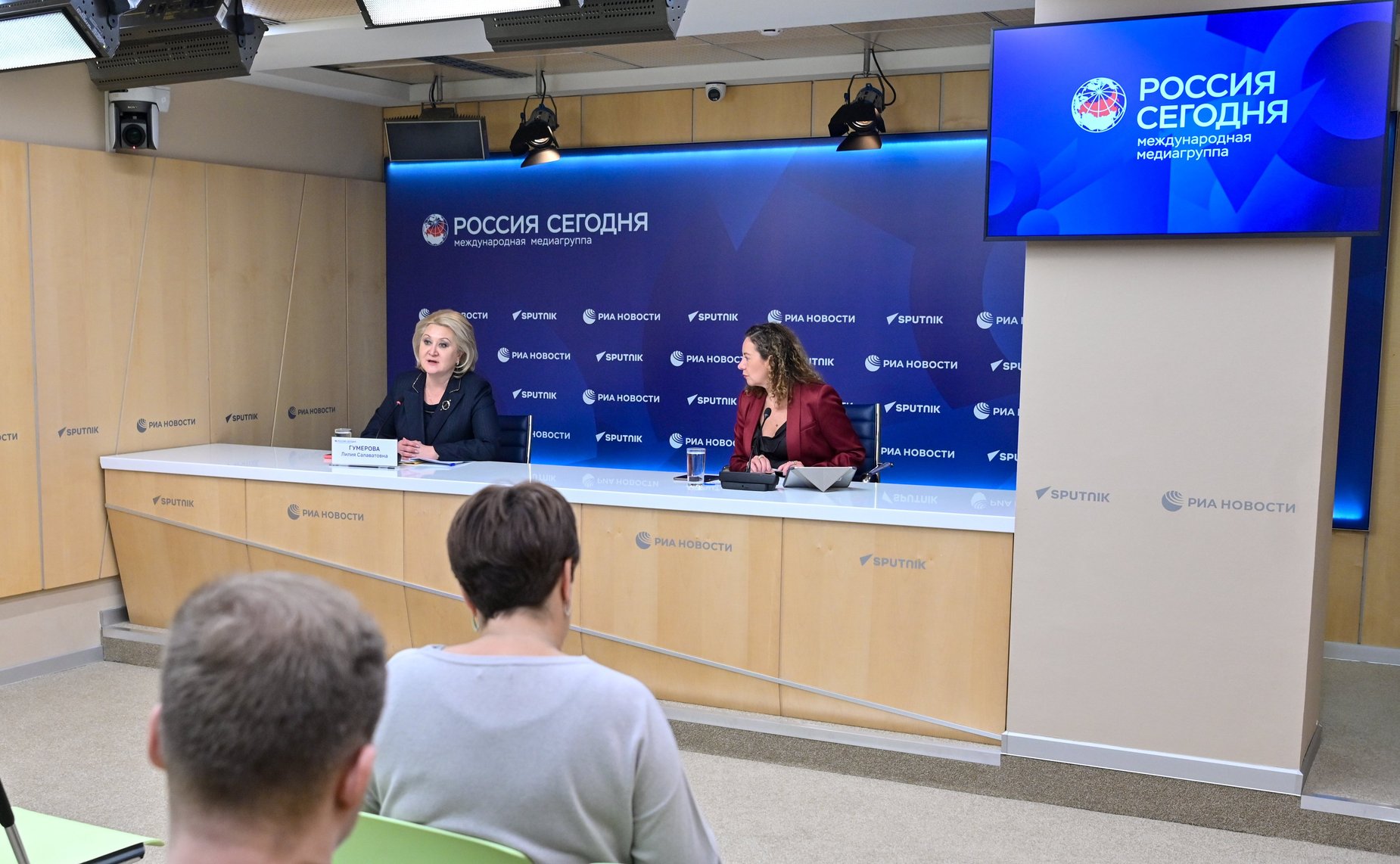 В пресс-центре Медиагруппы «Россия сегодня» состоялась пресс-конференция председателя Комитета СФ по науке, образованию и культуре Лилии Гумеровой, на которой подведены итоги работы Комитета в осеннюю сессию