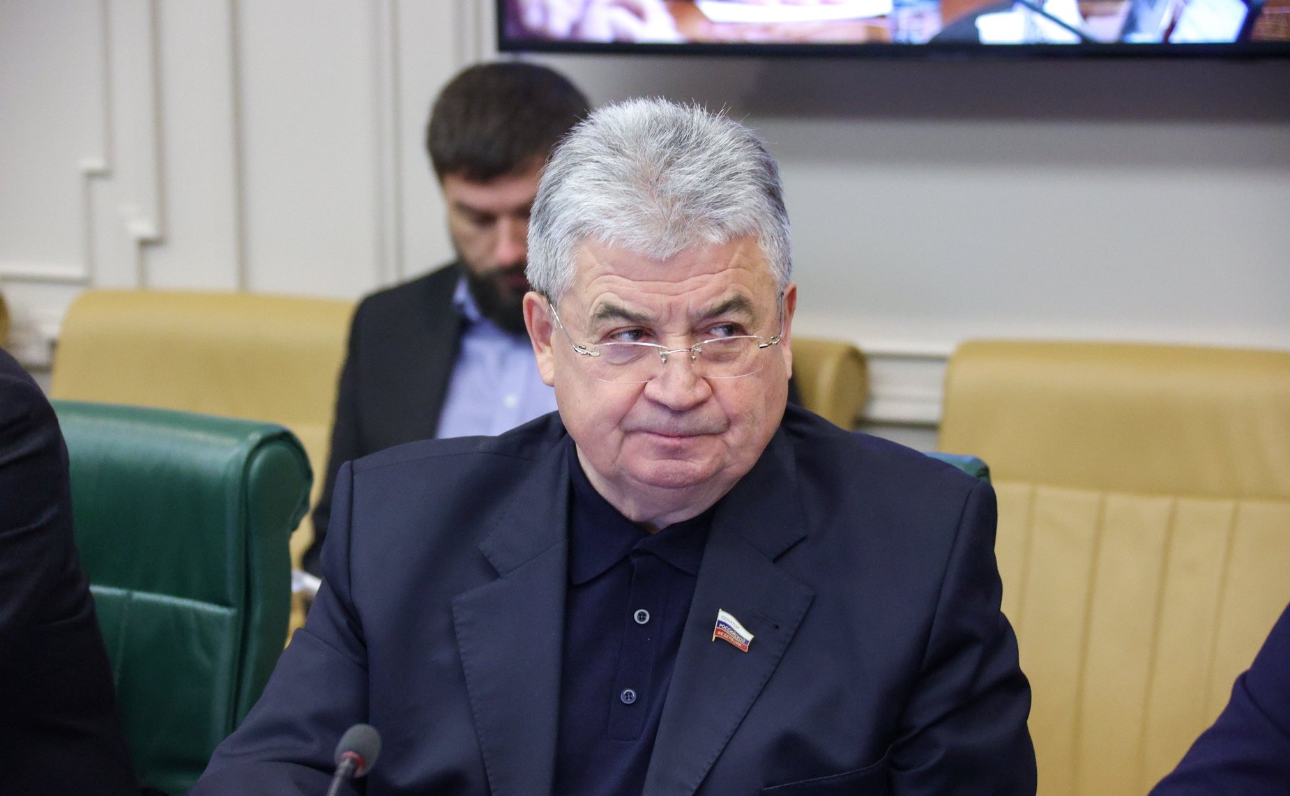 Геннадий Емельянов