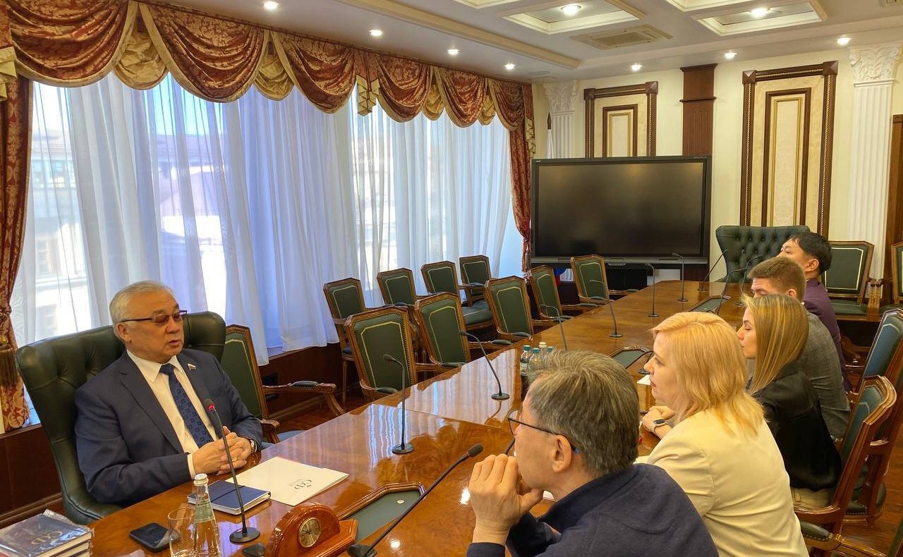 Баир Жамсуев провел встречу с представляющими Забайкалье участниками международной выставки туризма и индустрии гостеприимства