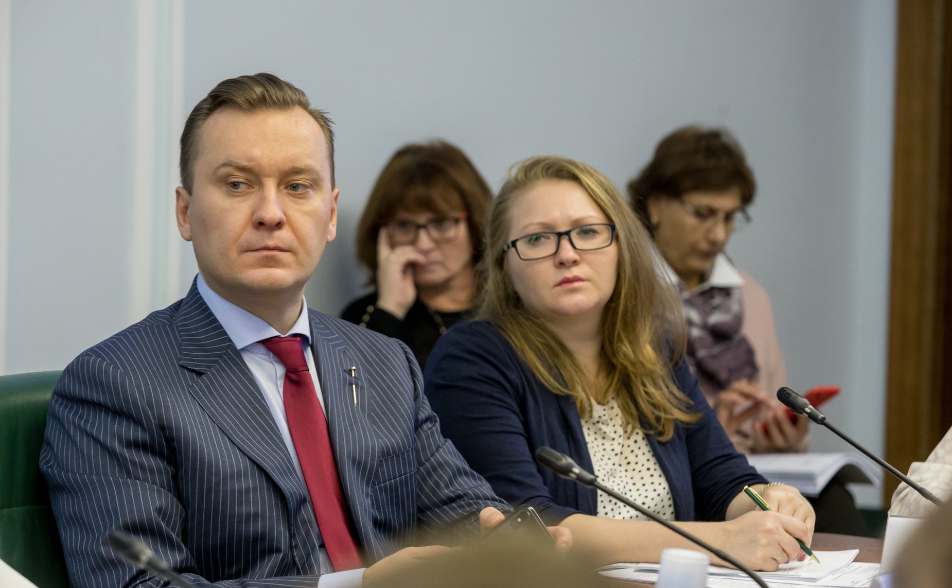 «Круглый стол», посвященный правовым аспектам создания современной и безопасной цифровой образовательной среды