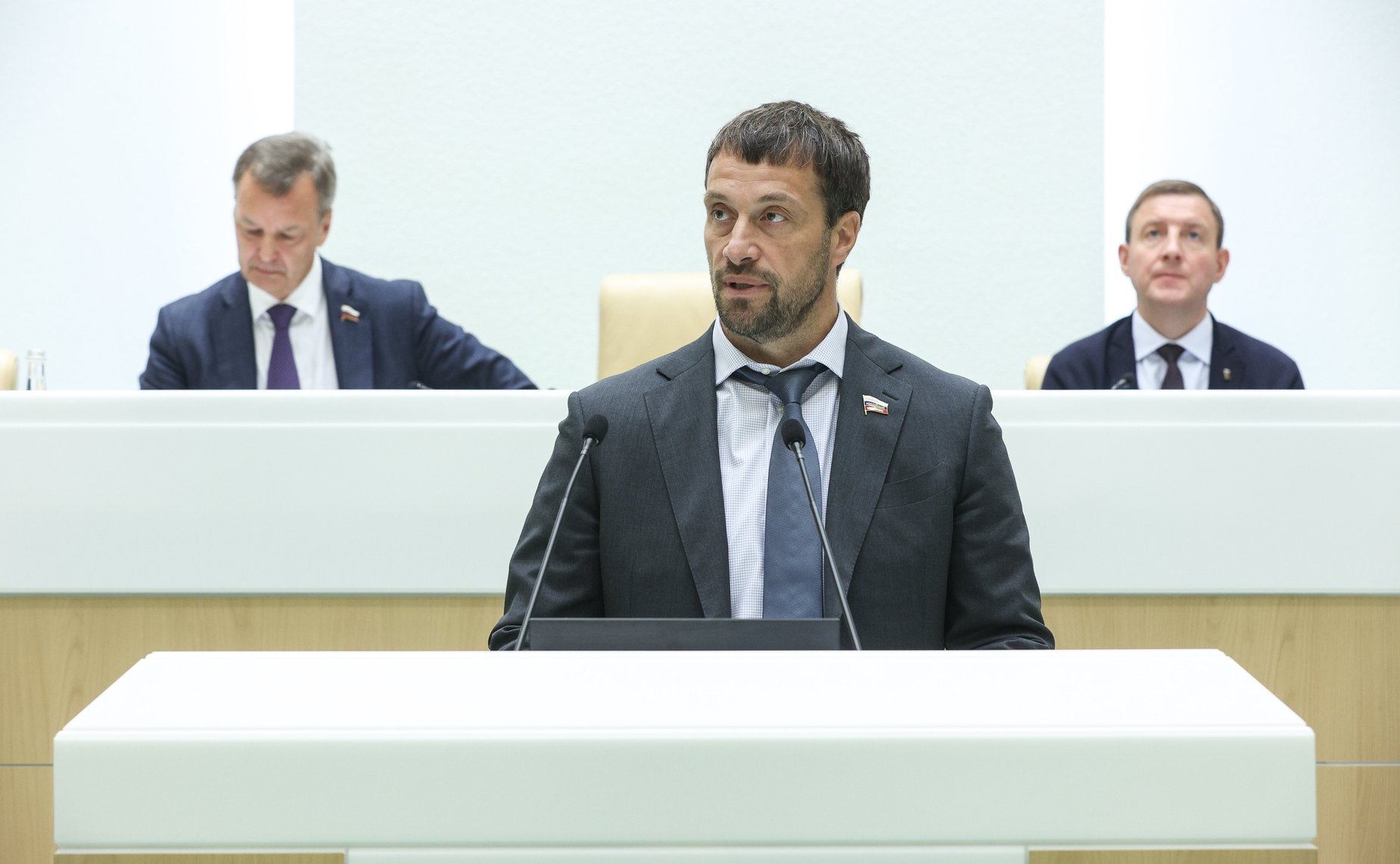 Эдуард Исаков