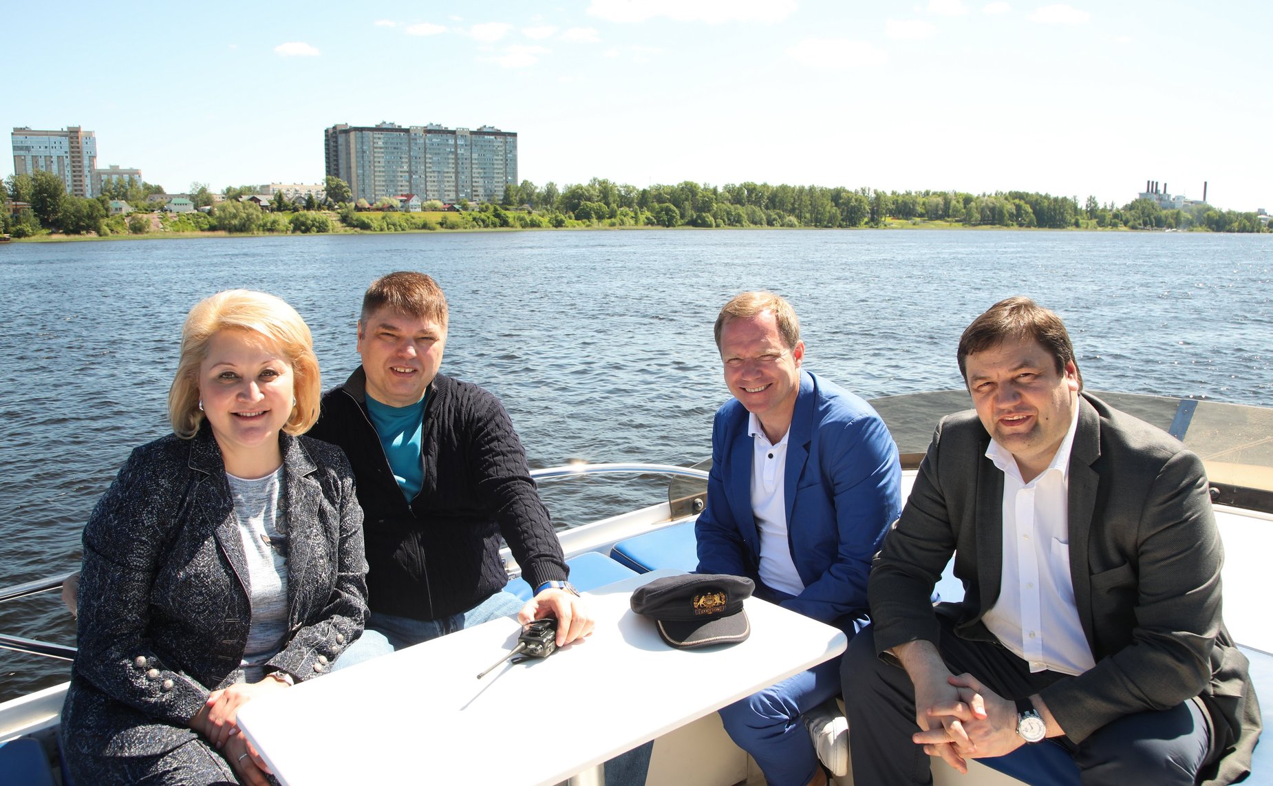 Сенаторы приняли участие в торжественной церемонии поднятия со дна Невы в районе Невского пятачка полковой пушки, затонувшей в ходе боев 1941 года