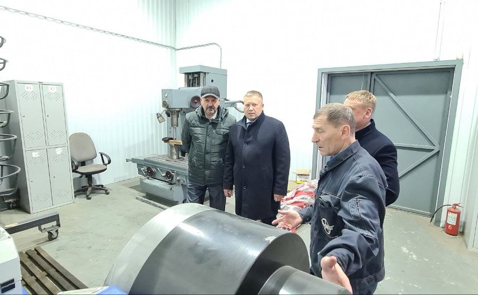 Денис Гусев в рамках работы в регионе посетил муниципальное унитарное предприятие «Нарьян-Марское автотранспортное предприятие»