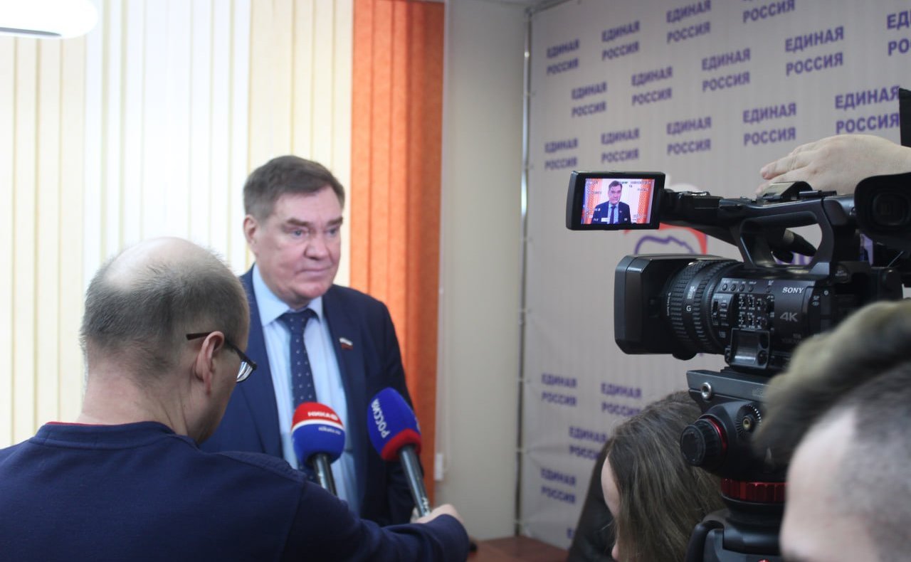 Александр Савин провел прием граждан в г. Калуге