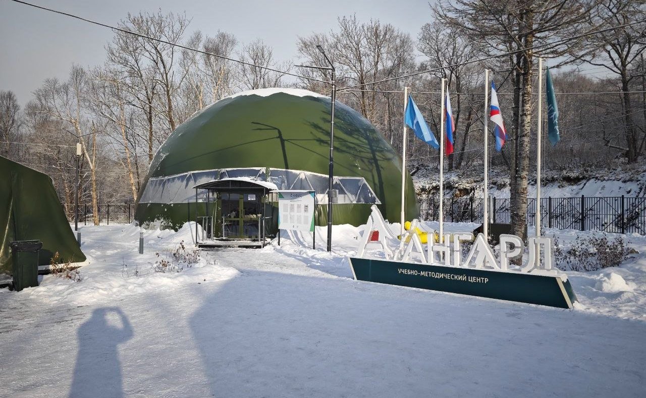 Андрей Хапочкин встретился с инструкторами и курсантами учебно-методического центра «Авангард» на Сахалине