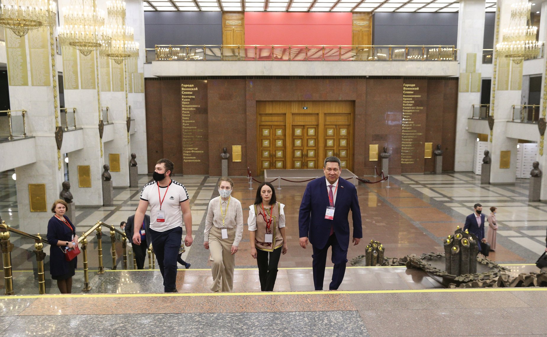 Финалисты конкурса «Мы помним! Мы гордимся!», организованного Владимиром Полетаевым, посетили Москву