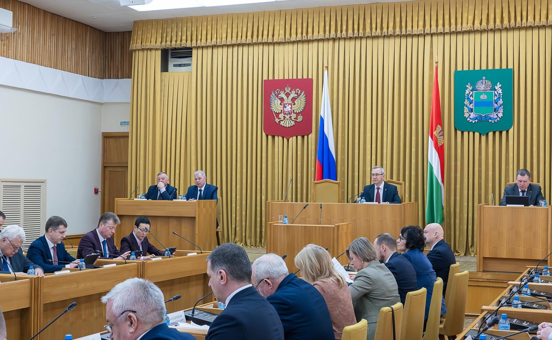 Анатолий Артамонов в Калуге представил отчет о своей работе в Совете Федерации