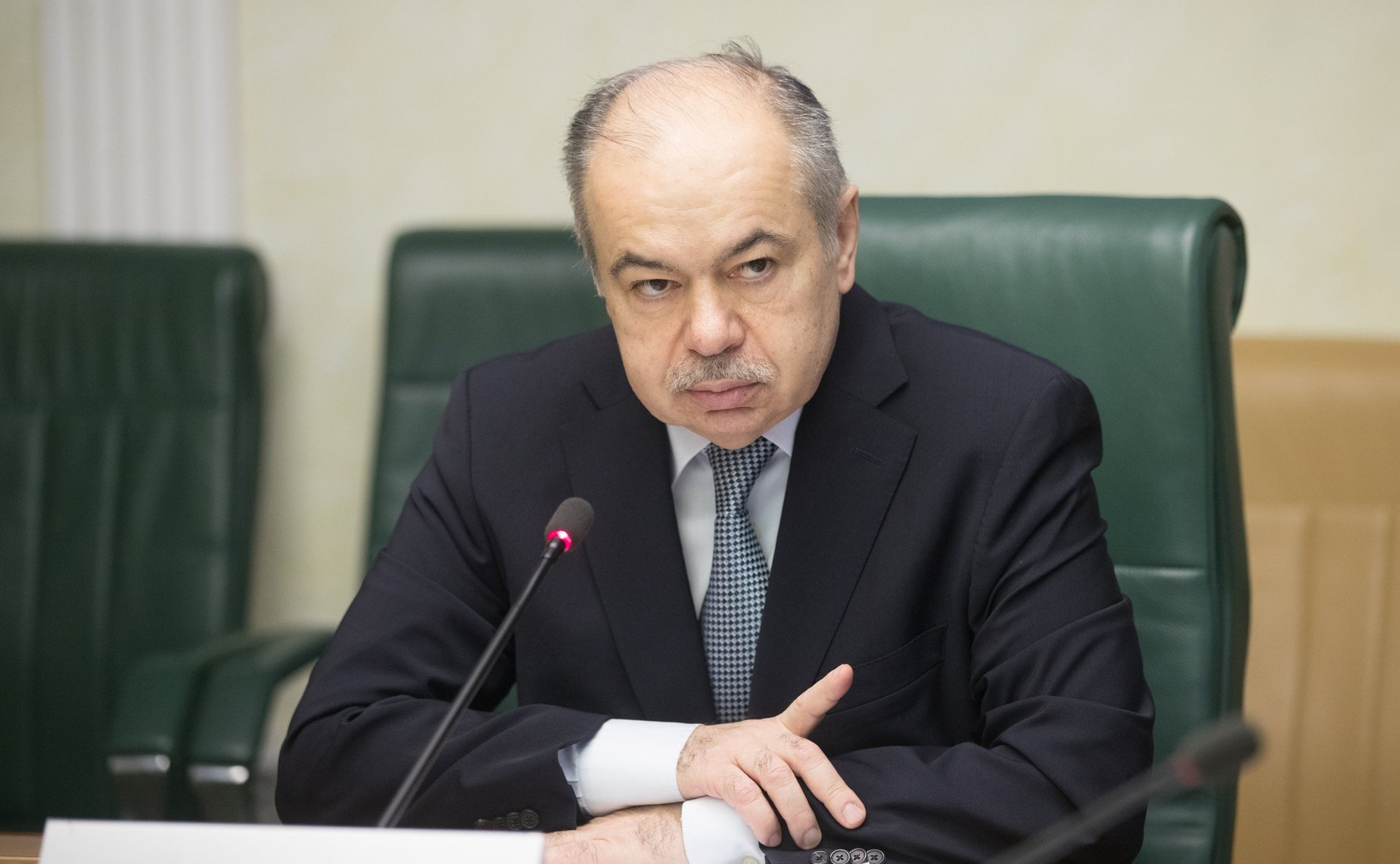 И. Умаханов