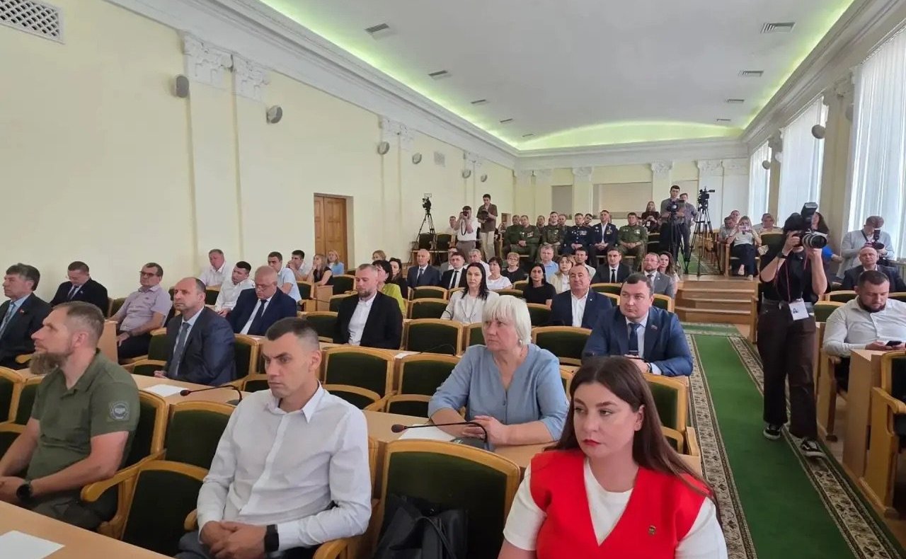 Ольга Бас приняла участие в заседании Народного Совета ЛНР