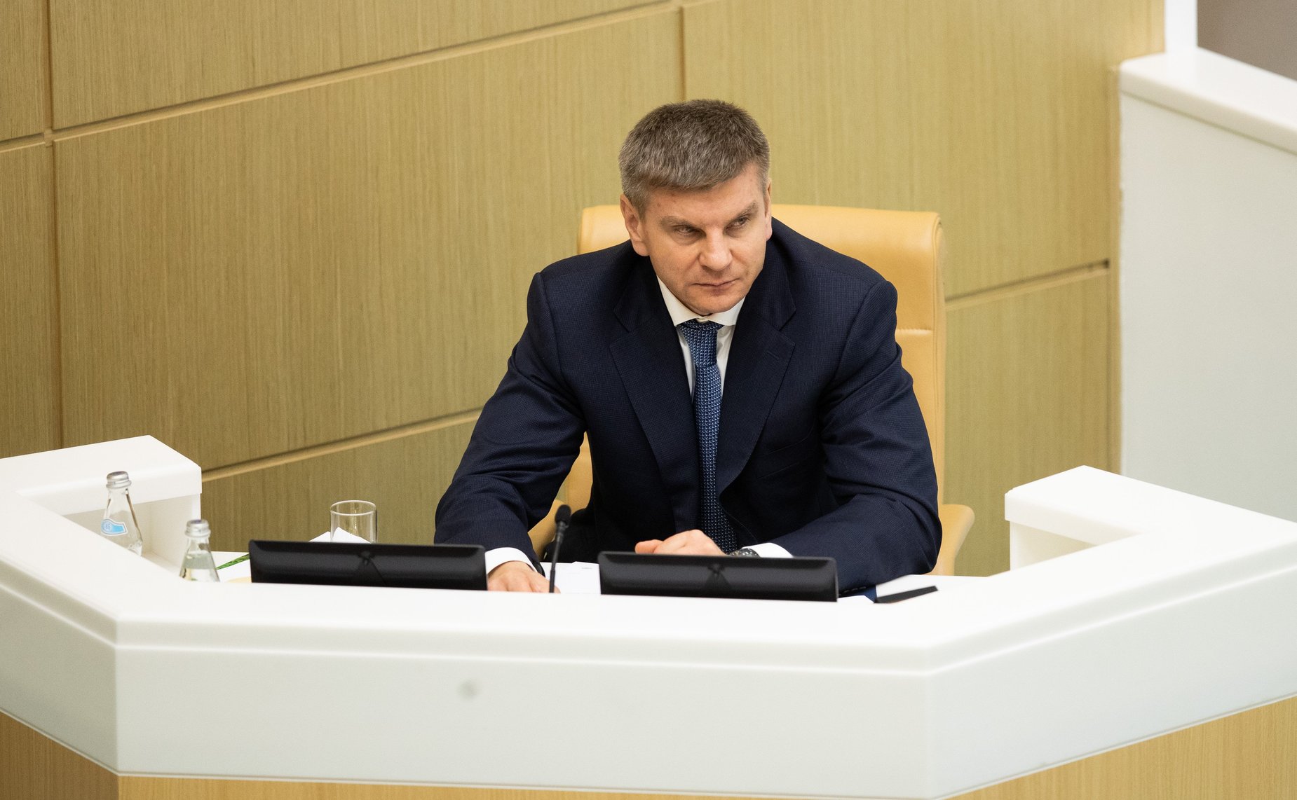 Геннадий Голов