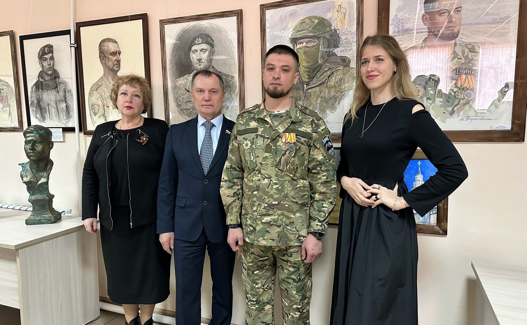 Игорь Мурог принял участие в открытии выставки «Родина в сердце Героя» в Ряжском Доме культуры, приуроченной к 80-летию Великой Победы и Году защитника Отечества