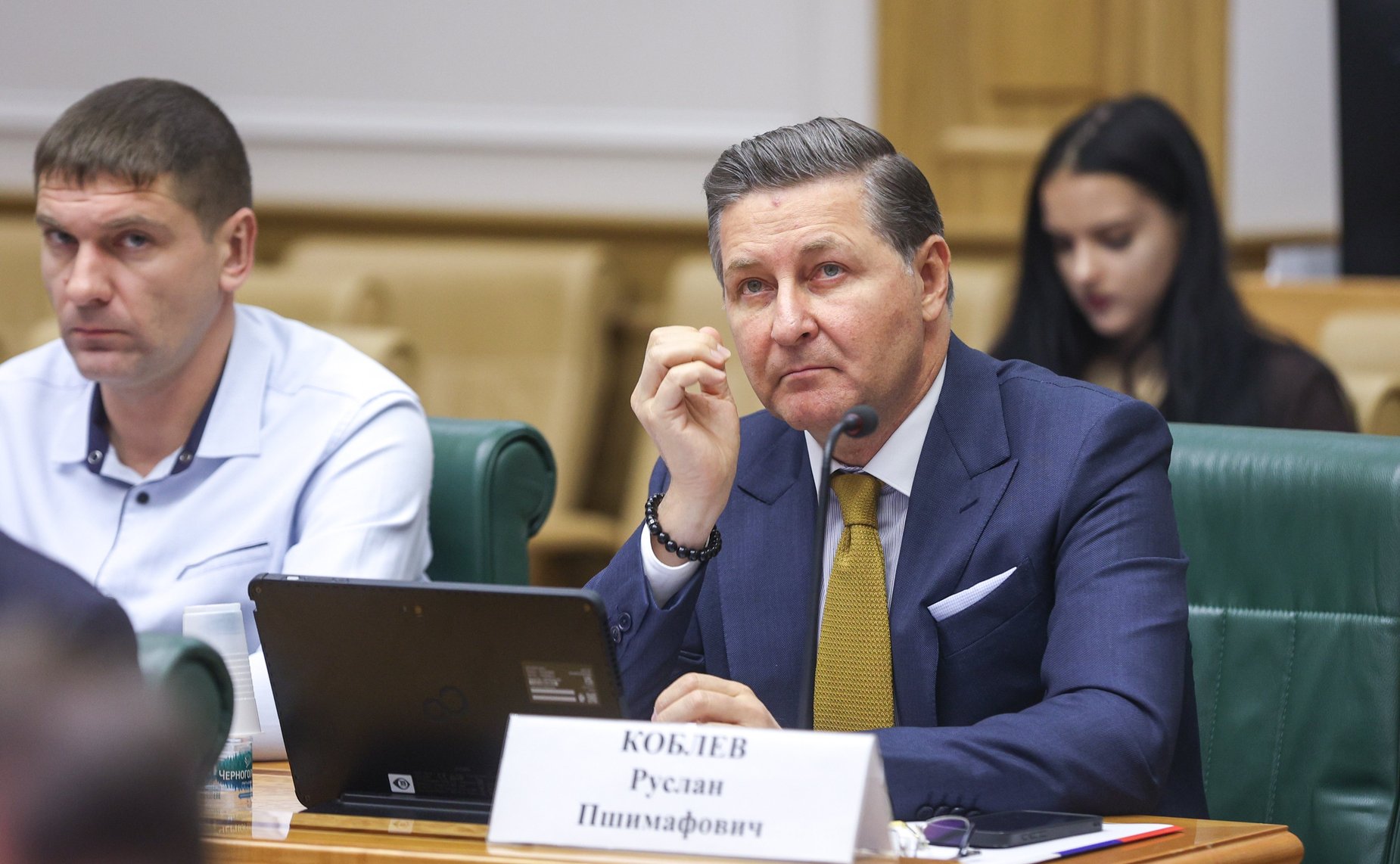 Круглый стол на тему «Особый порядок привлечения к административной ответственности судей и иных должностных лиц, выполняющих определенные государственные функции»