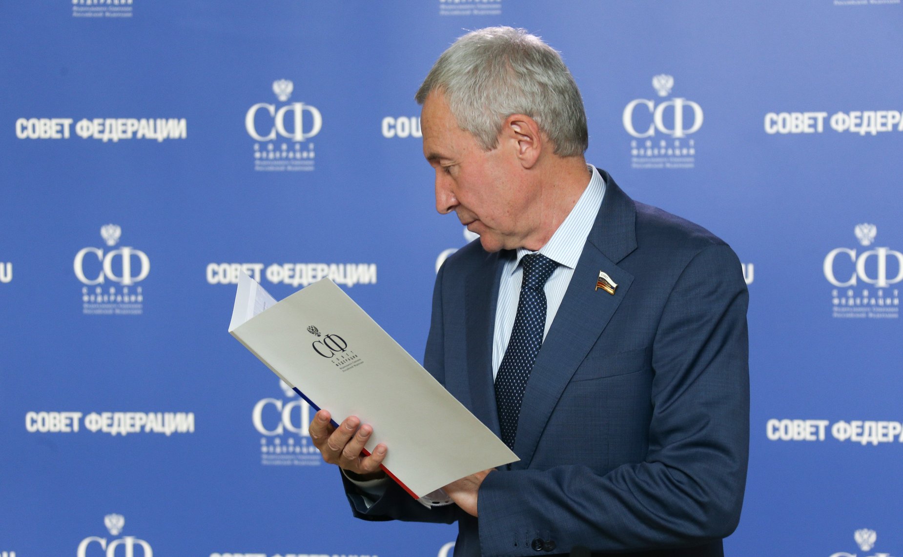 Брифинг председателя Временной комиссии СФ по защите государственного суверенитета и предотвращению вмешательства во внутренние дела РФ Андрея Климова