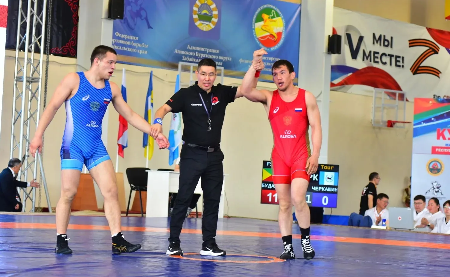 Баир Жамсуев в рамках региональной недели принял участие в историческом событии – первой матчевой встрече по вольной борьбе «Кубок Единства»