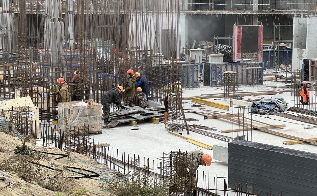 Наталья Котова проверила ход строительства хирургического корпуса Детской областной клинической больницы