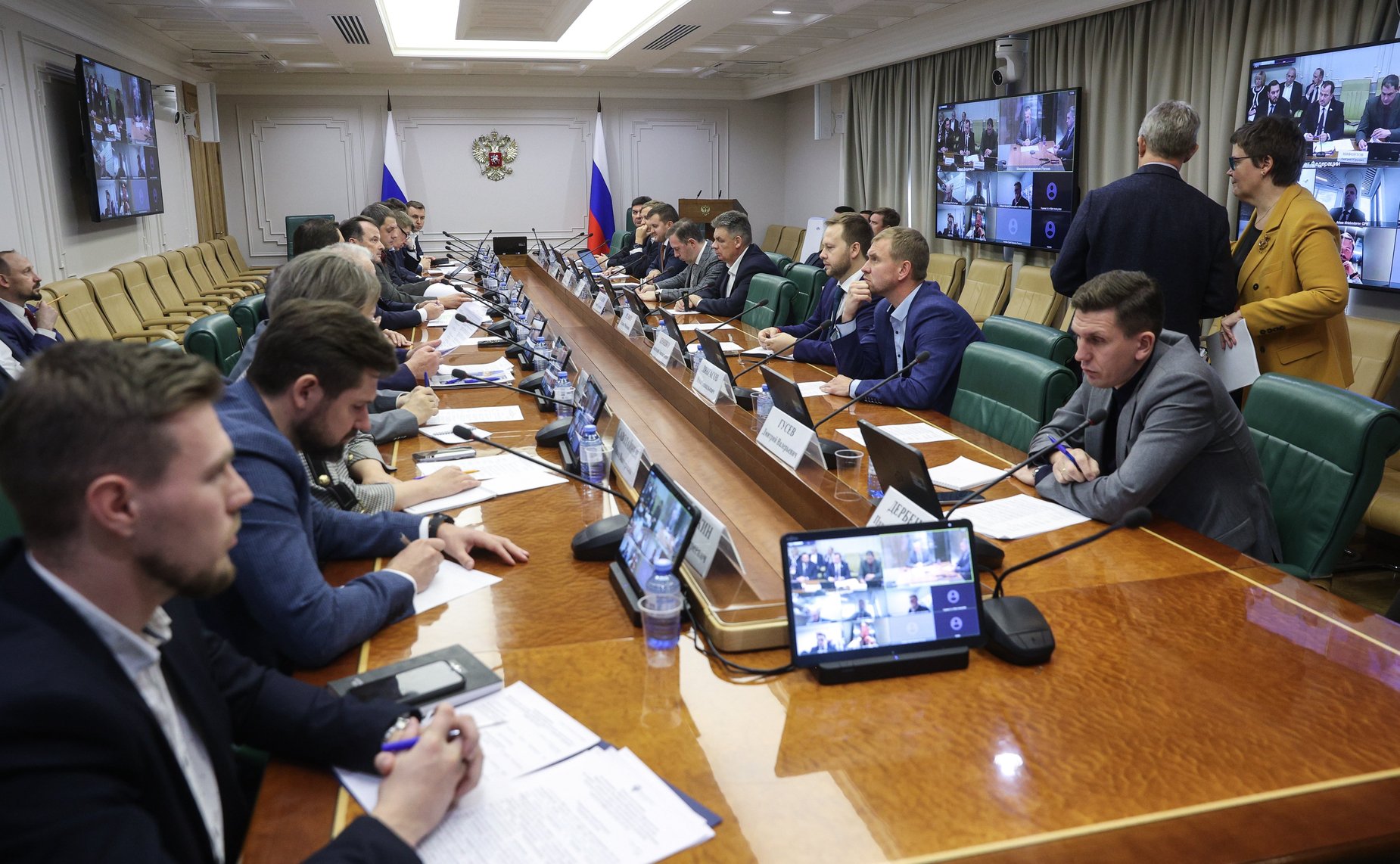 Круглый стол Комитета СФ по экономической политике «О перспективах развития производства и использования электротранспортных средств и создания зарядной инфраструктуры»