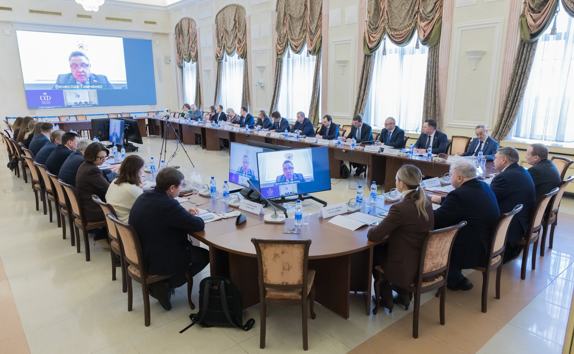 Сенаторы приняли участие в совещании «Совершенствование практики антикоррупционного просвещения»