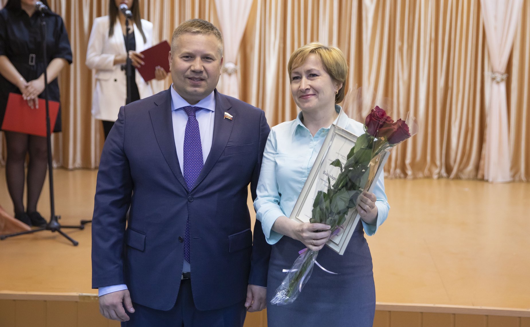 Денис Гусев поздравил работников социальной сферы Ненецкого АО с профессиональным праздником