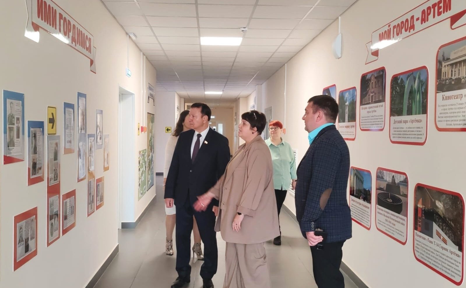 Александр Ролик побывал на нескольких социальных и культурных объектах, которые построены и строятся в рамках национальных проектов в муниципалитетах Приморья