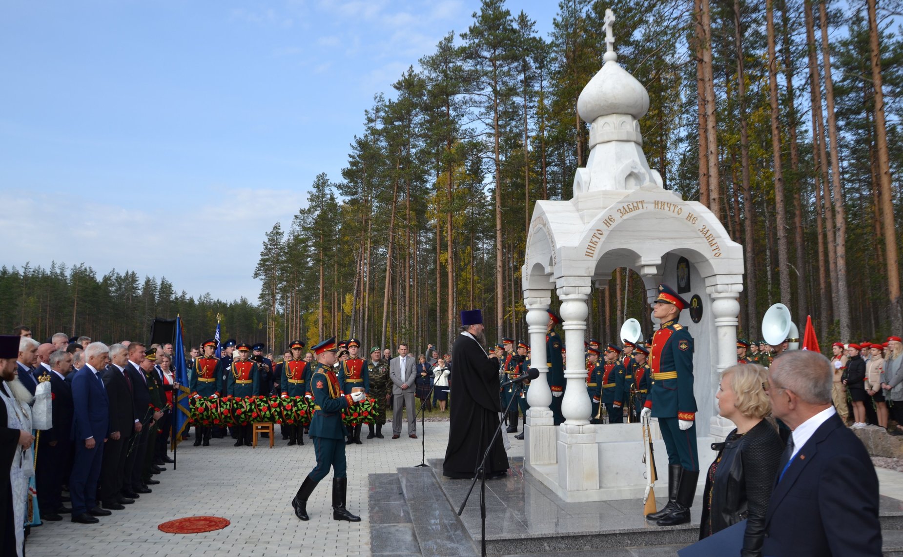 Александр Ракитин в рамках работы в регионе сенатор принял участие в открытии памятной Часовни защитникам Отечества