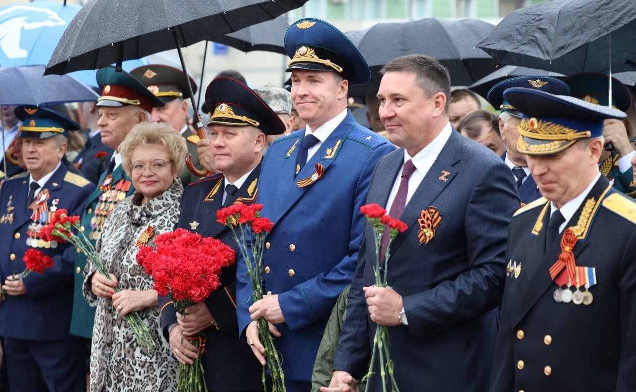 Оксана Хлякина приняла участие в праздничных мероприятиях, посвященных 77-летию годовщине Победы в Великой Отечественной войне