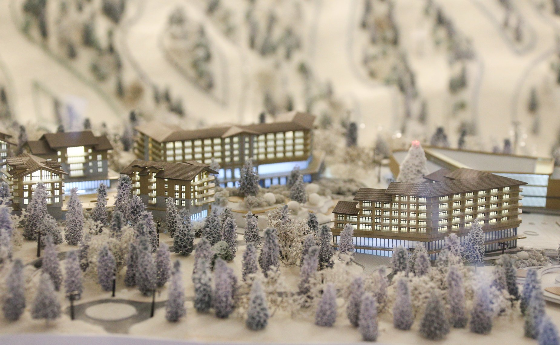 Валентина Матвиенко и Мурат Кумпилов открыли в Совете Федерации выставку, посвященную столетию Республики Адыгея