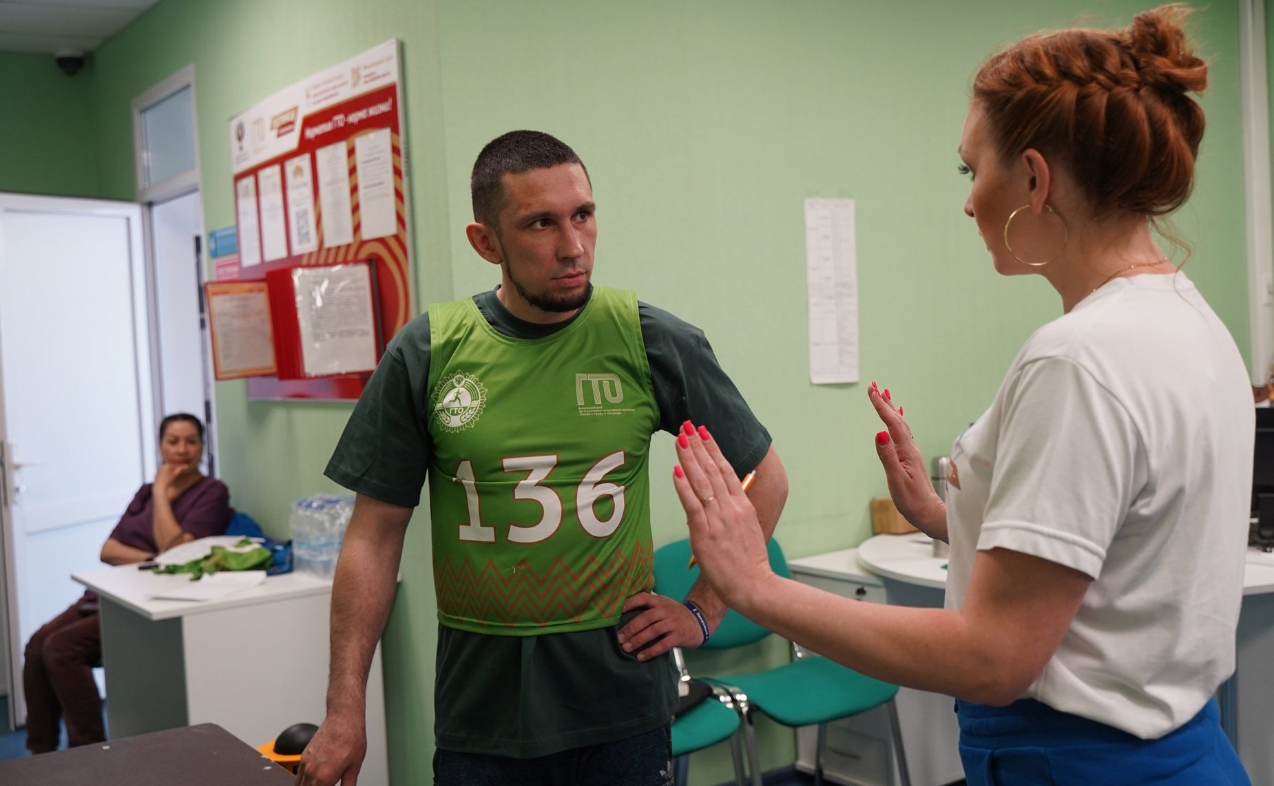 Эдуард Исаков поздравил участников II этапа комплексного физкультурного мероприятия среди ветеранов СВО «Герои нашего времени» со сдачей нормативов ГТО