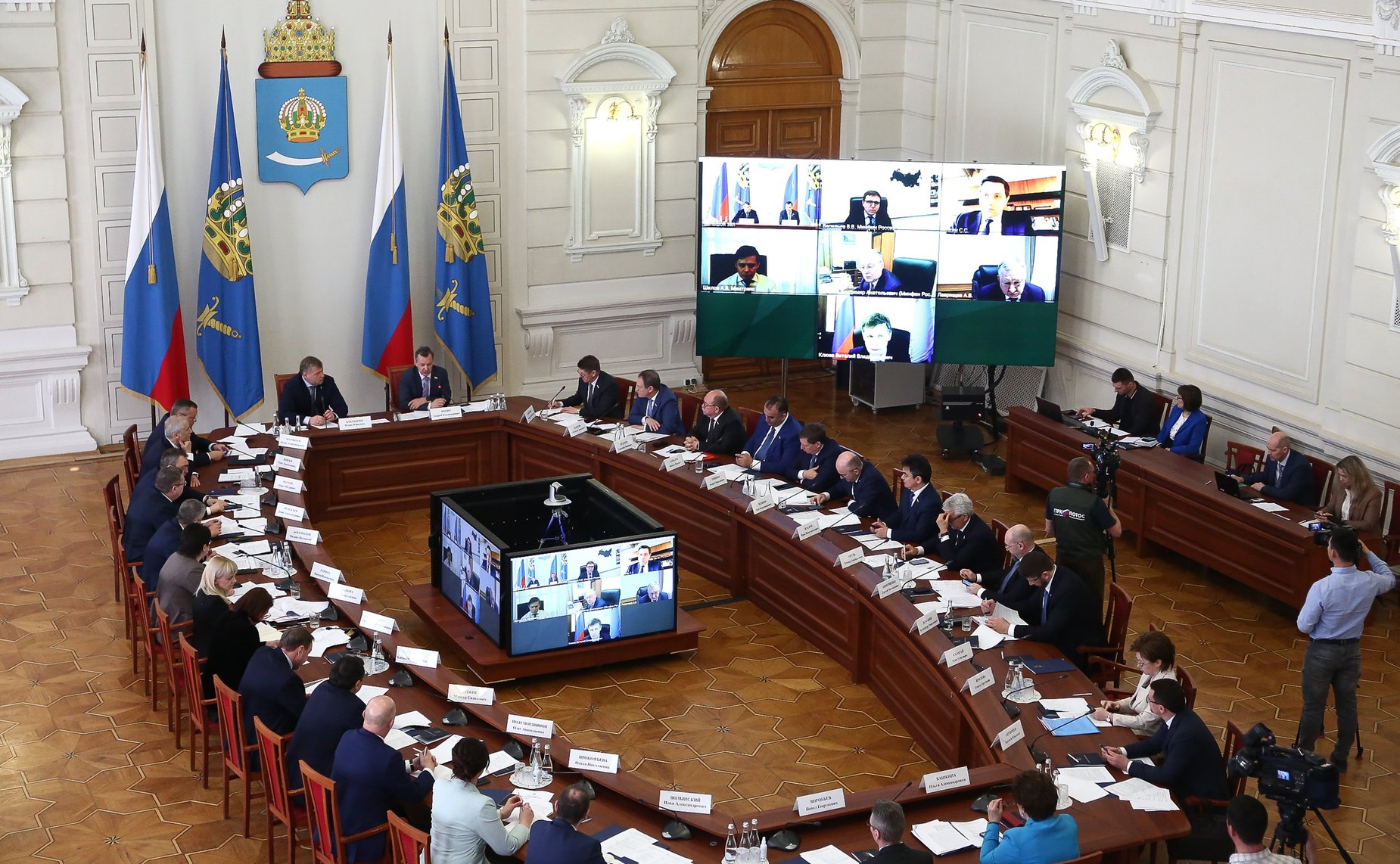 Первый заместитель Председателя Совета Федерации Андрей Яцкин провел в Астрахани совещание по вопросу реализации Постановления Совета Федерации от 2 июня 2021 г. «О государственной поддержке социально-экономического развития Астраханской области»