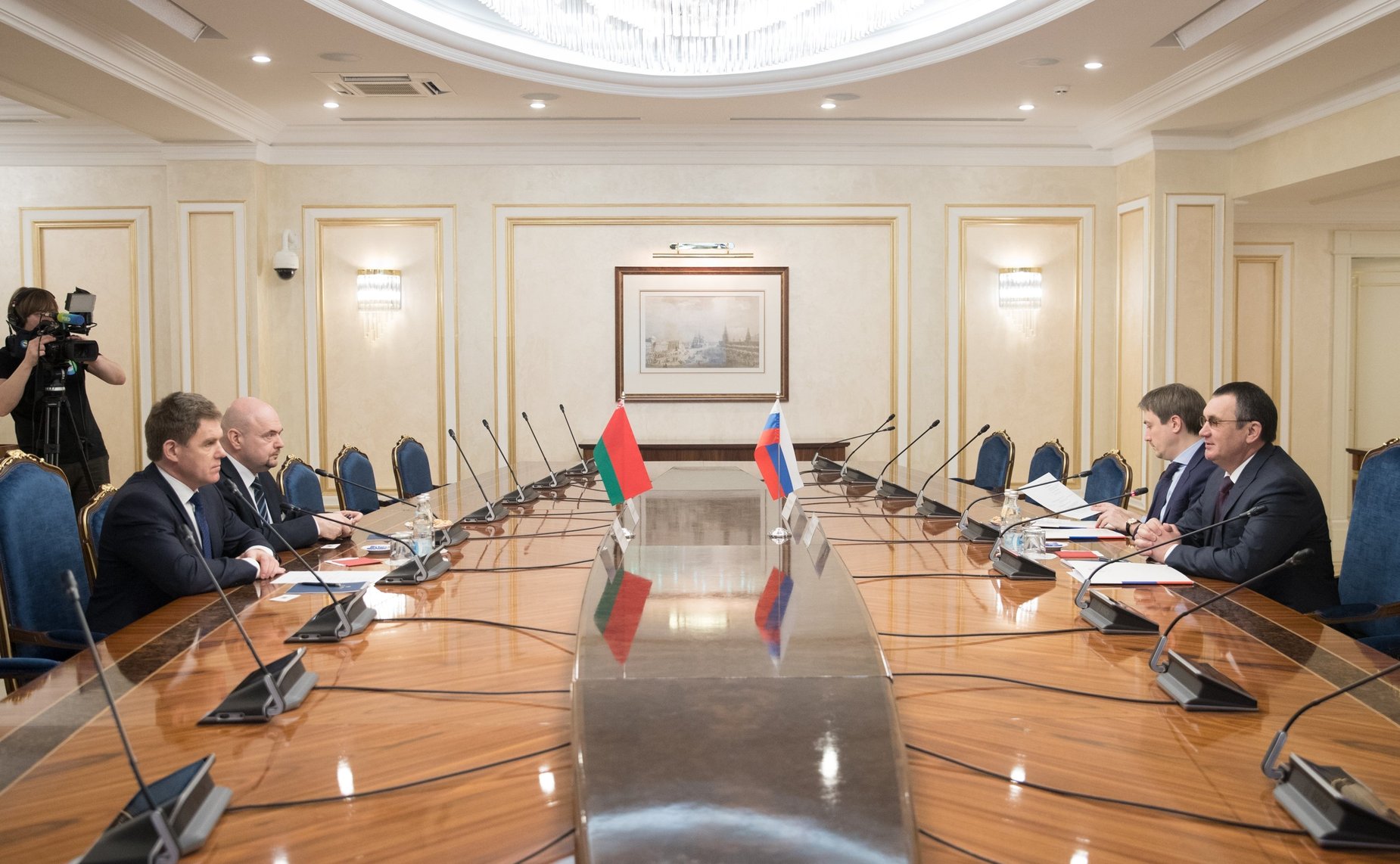 Встреча Н. Федорова с Чрезвычайным и Полномочным Послом Республики Беларусь в Российской Федерации И. Петришенко