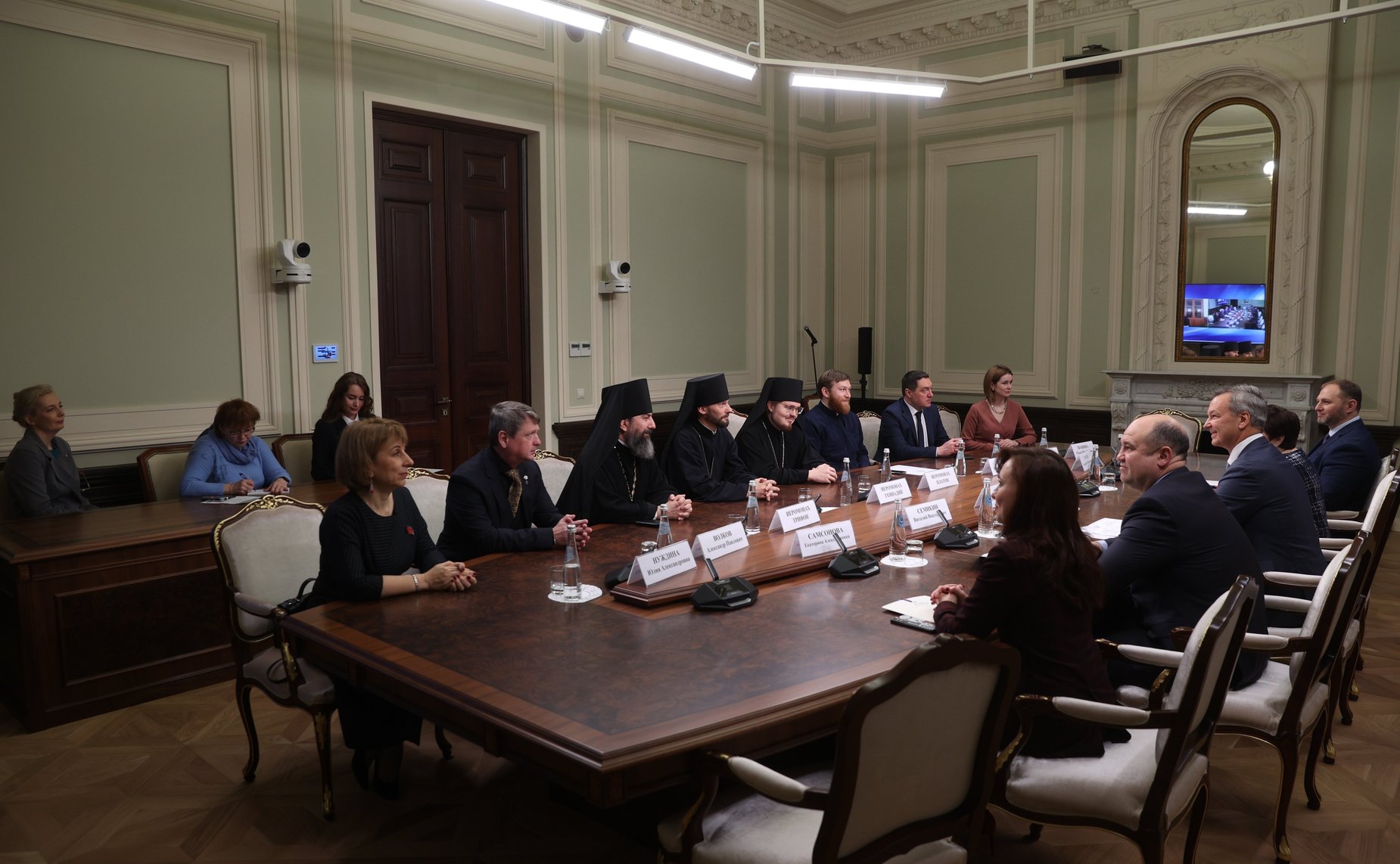 Церемония награждения участников X Парламентских встреч в рамках XXX Международных образовательных чтений на тему: «К 350-летию со дня рождения Петра I: секулярный мир и религиозность»