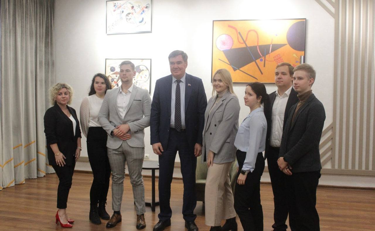 Александр Савин встретился в Калуге со студенческим активом и волонтерами