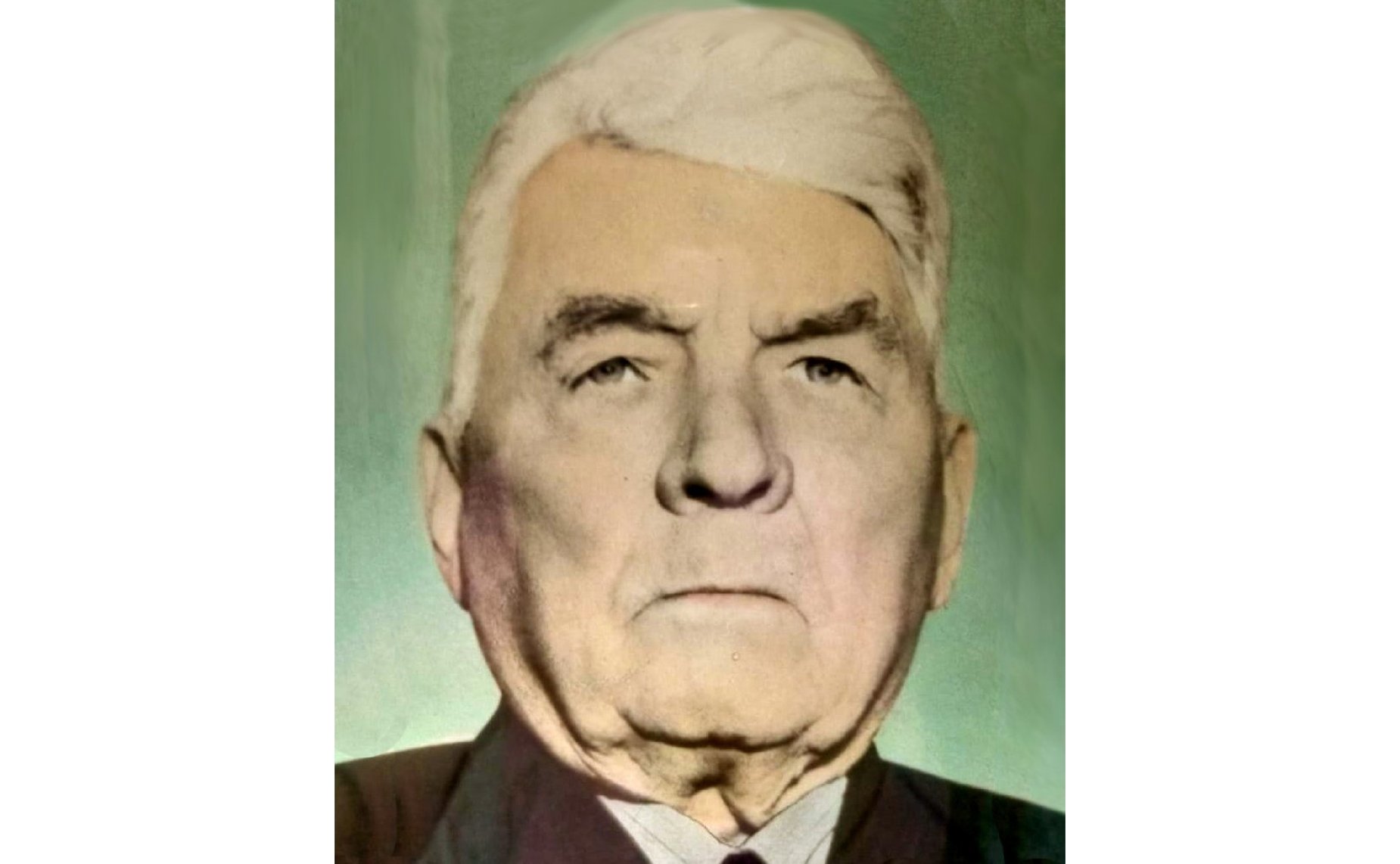 Яков Педченко. Рядовой. Участвовал в битве на Днепре. Медаль «За отвагу» за участие в рукопашном бою. Дед сенатора Т. Кусайко