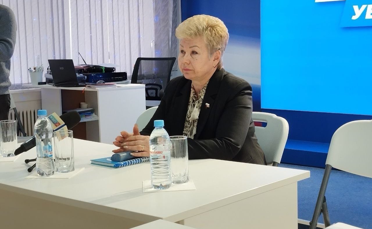 Ольга Бас провела встречу с педагогами ЛНР