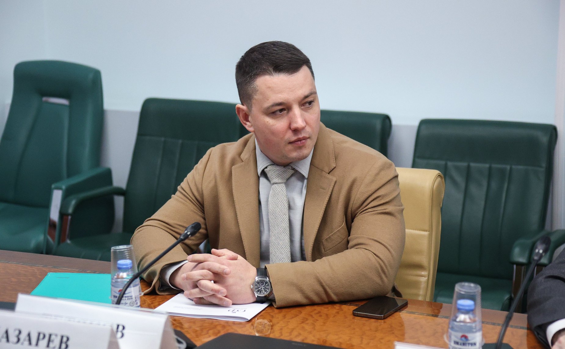 Круглый стол «О мерах государственной поддержки и стимулирования добычи трудноизвлекаемых запасов нефти и газа»